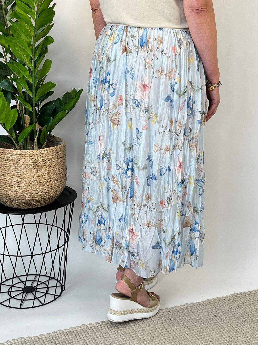 Rock im Knitterlook, floral-bedruckt, hellblau von Bella Vita - Mode &amp; Lifestyle
