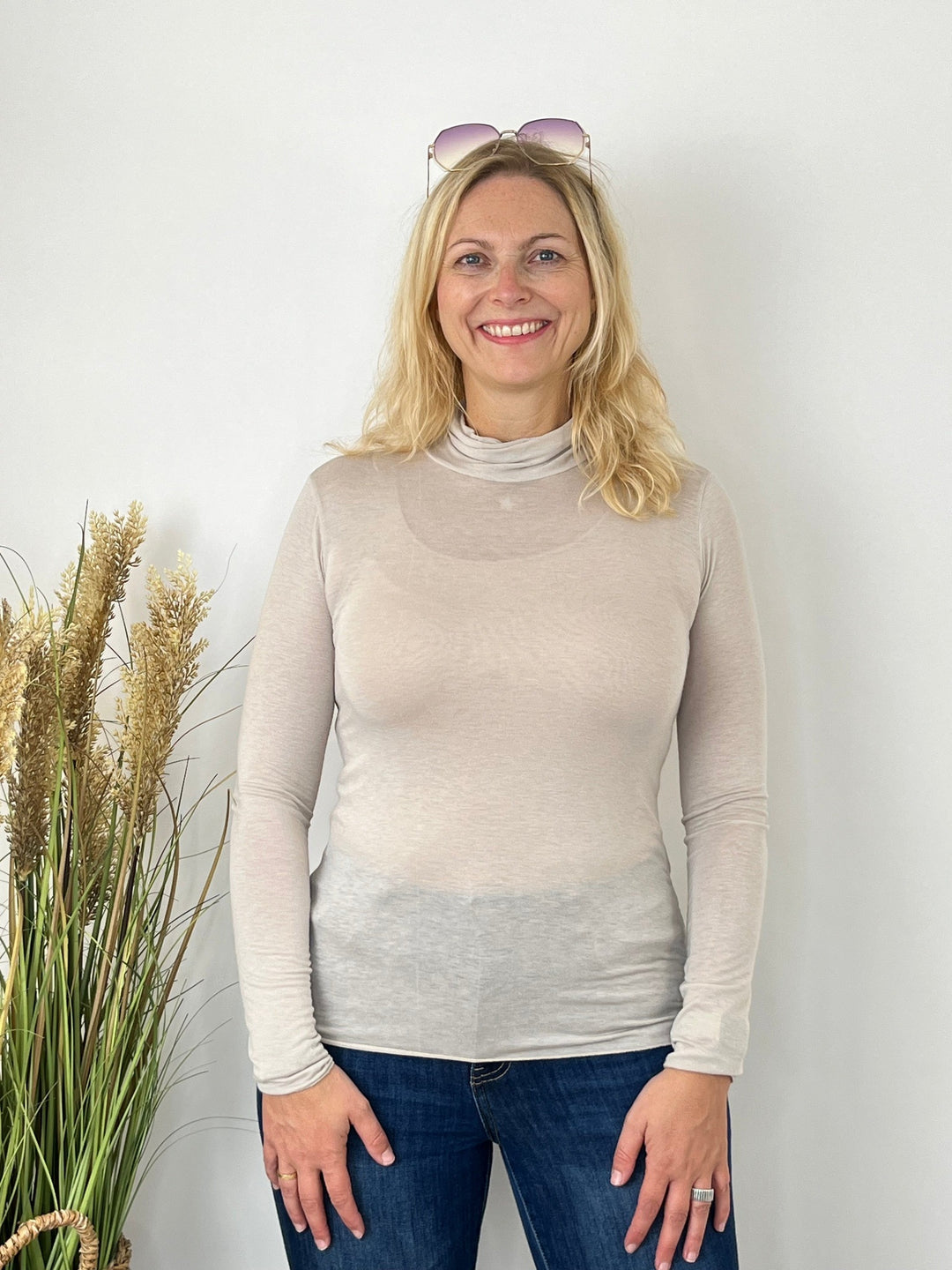 Hellbeiges Cashmere Langarmshirt mit Rollkragen