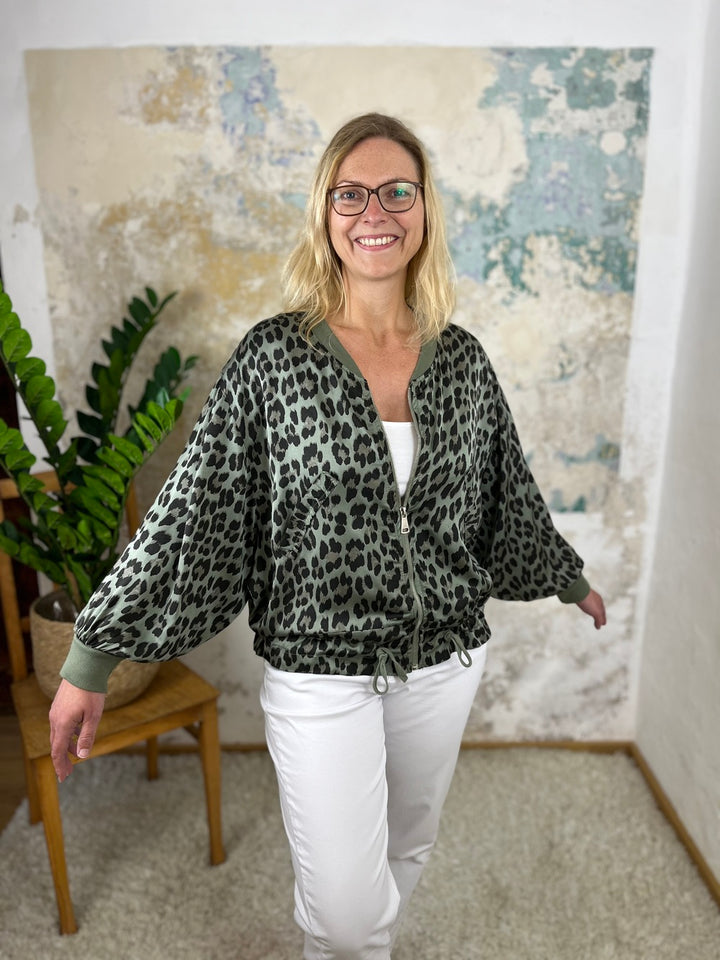 Satinblouson Leoprint mit Reißverschluss von Bella Vita - Mode &amp; Lifestyle