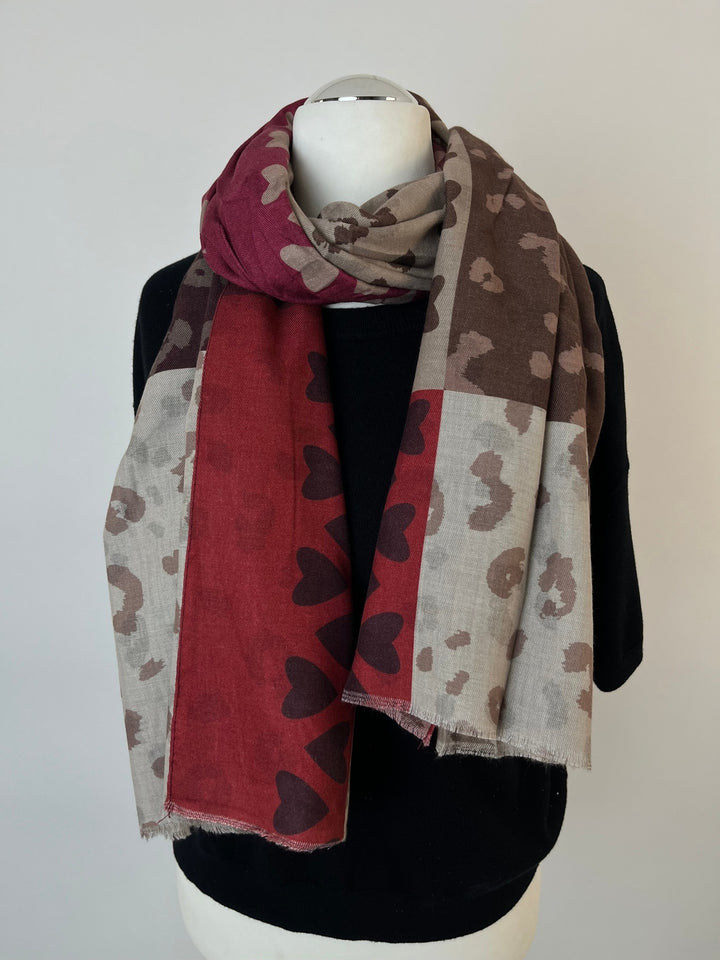 Bordeaux Schal mit Patchwork-Leoparden- und Herzmuster