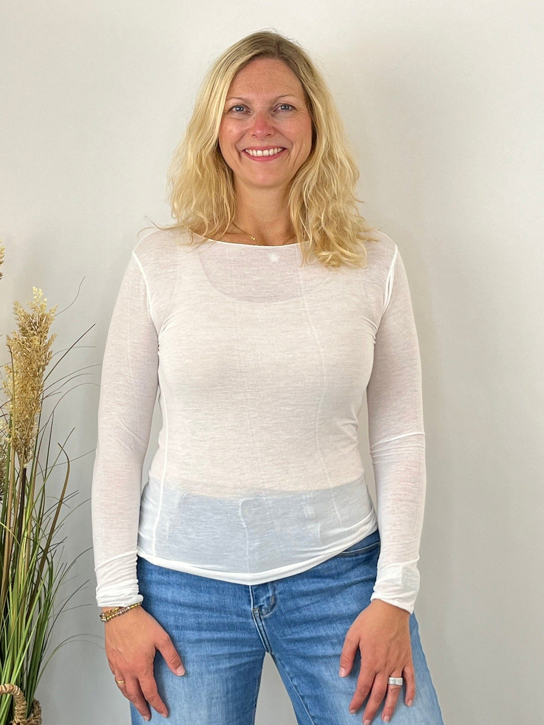 Ecru Cashmere Shirt Frauen Rundhalsausschnitt körpernahe Passform