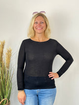 Frontalansicht schwarzes feines Cashmere Shirt mit figurbetontem Schnitt