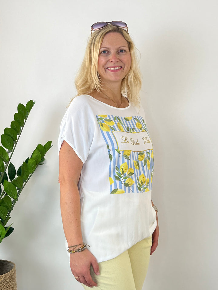 Shirt „Dolce Vita“ mit Glitzersteinchen, hellblau von Bella Vita - Mode &amp; Lifestyle