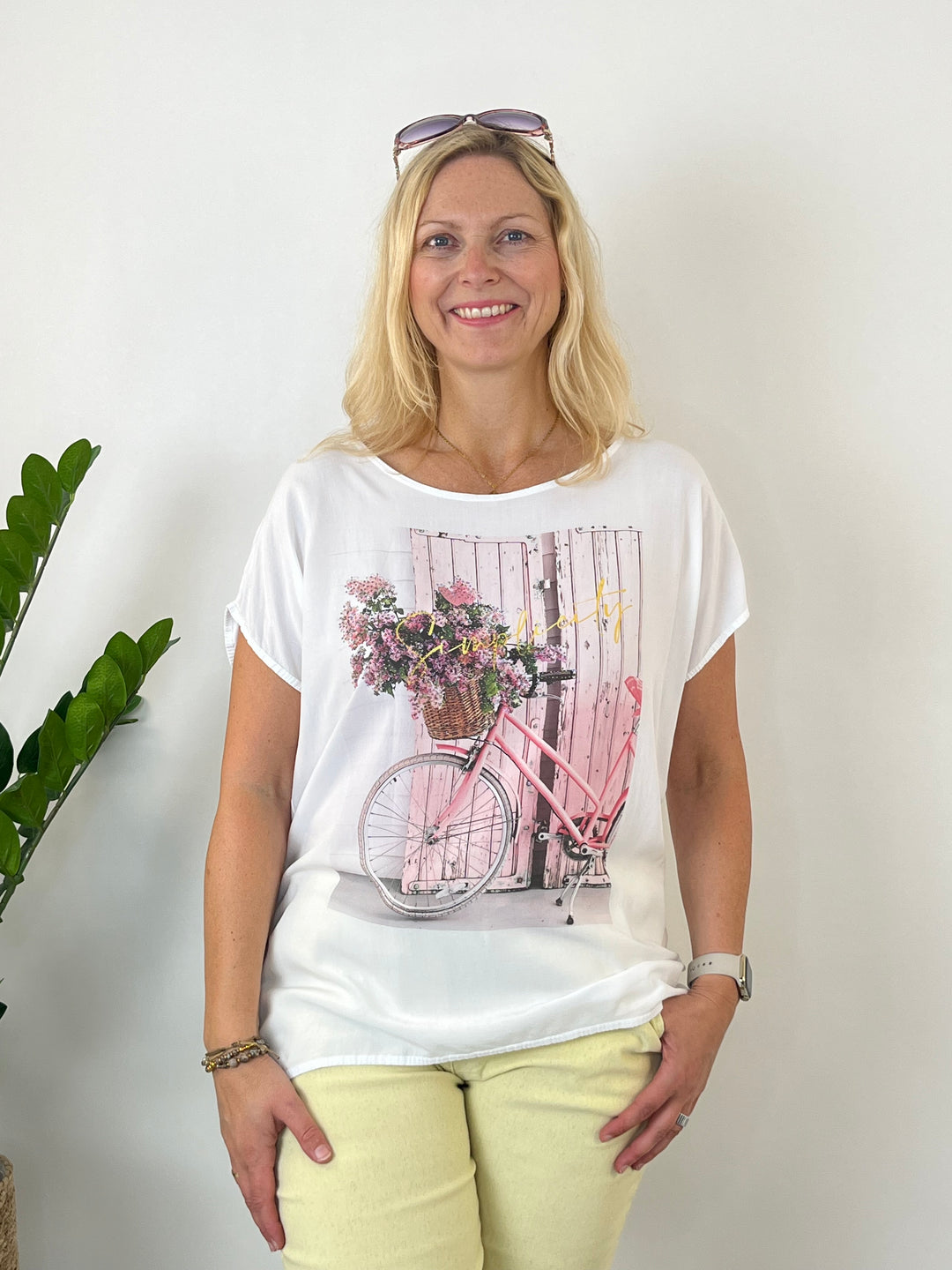 Shirt Flower Bike mit Glitzersteinchen, weiß-rosa von Bella Vita - Mode &amp; Lifestyle