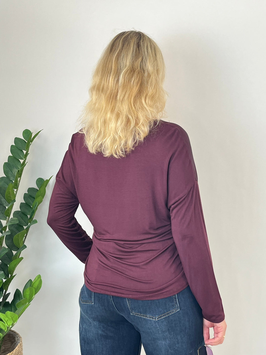 Bordeaux Langarmshirt aus Jersey Rückansicht lockerer Schnitt