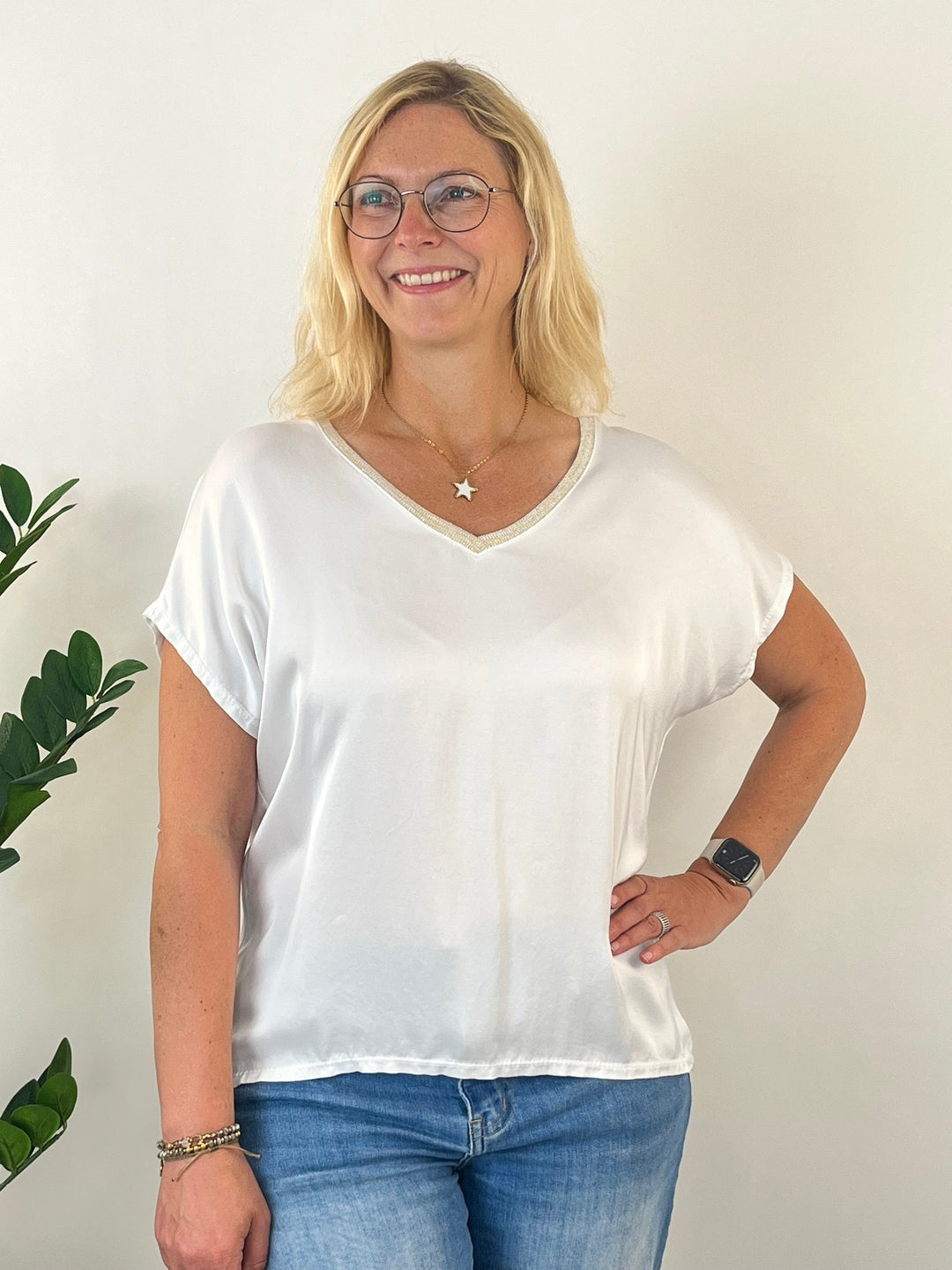 Shirt mit Seidenanteil, V-Ausschnitt Weiß One Size von Bella Vita - Mode &amp; Lifestyle