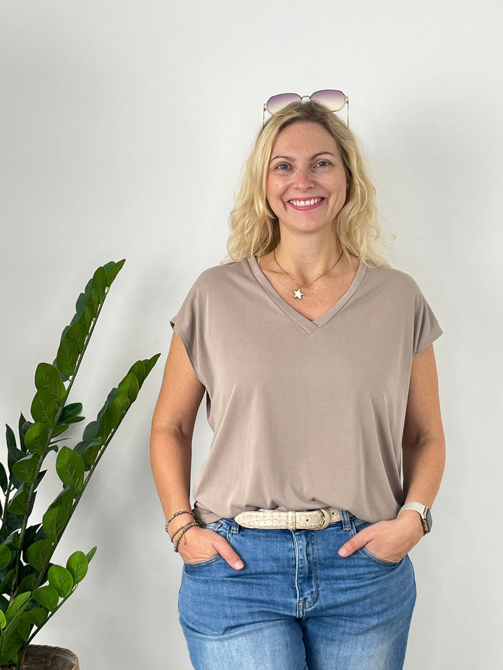 Shirt mit V-Ausschnitt, taupe