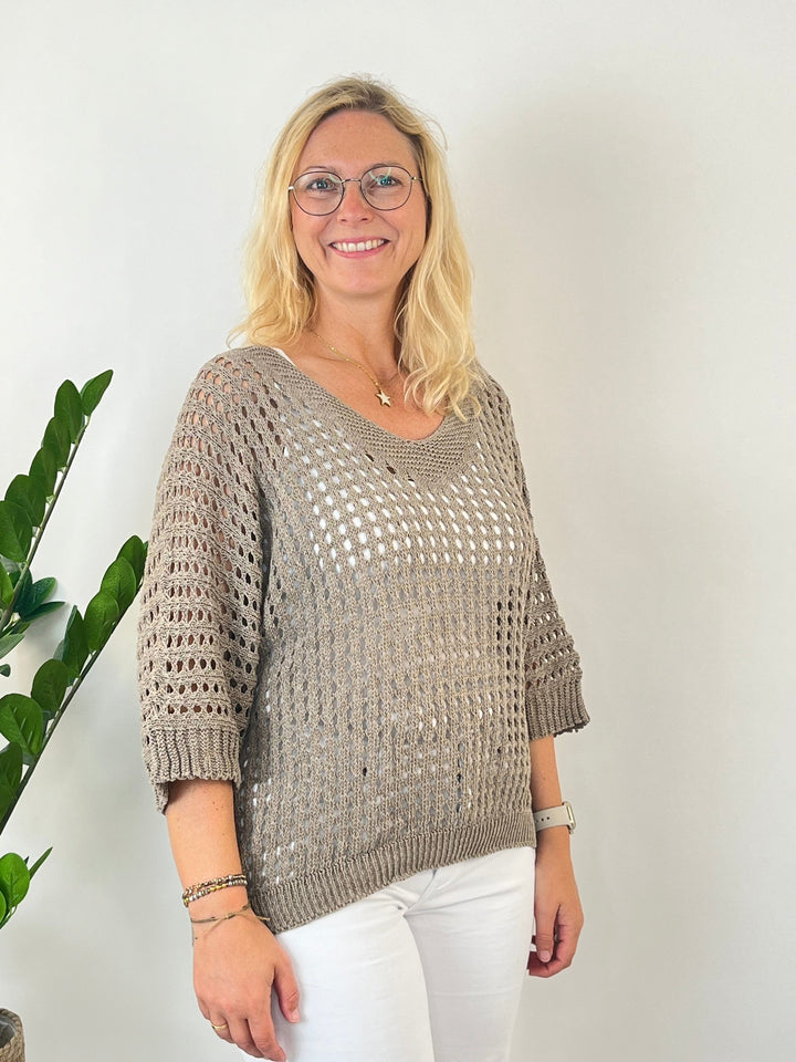 Sommerpullover Lochstrick, taupe von Bella Vita - Mode &amp; Lifestyle