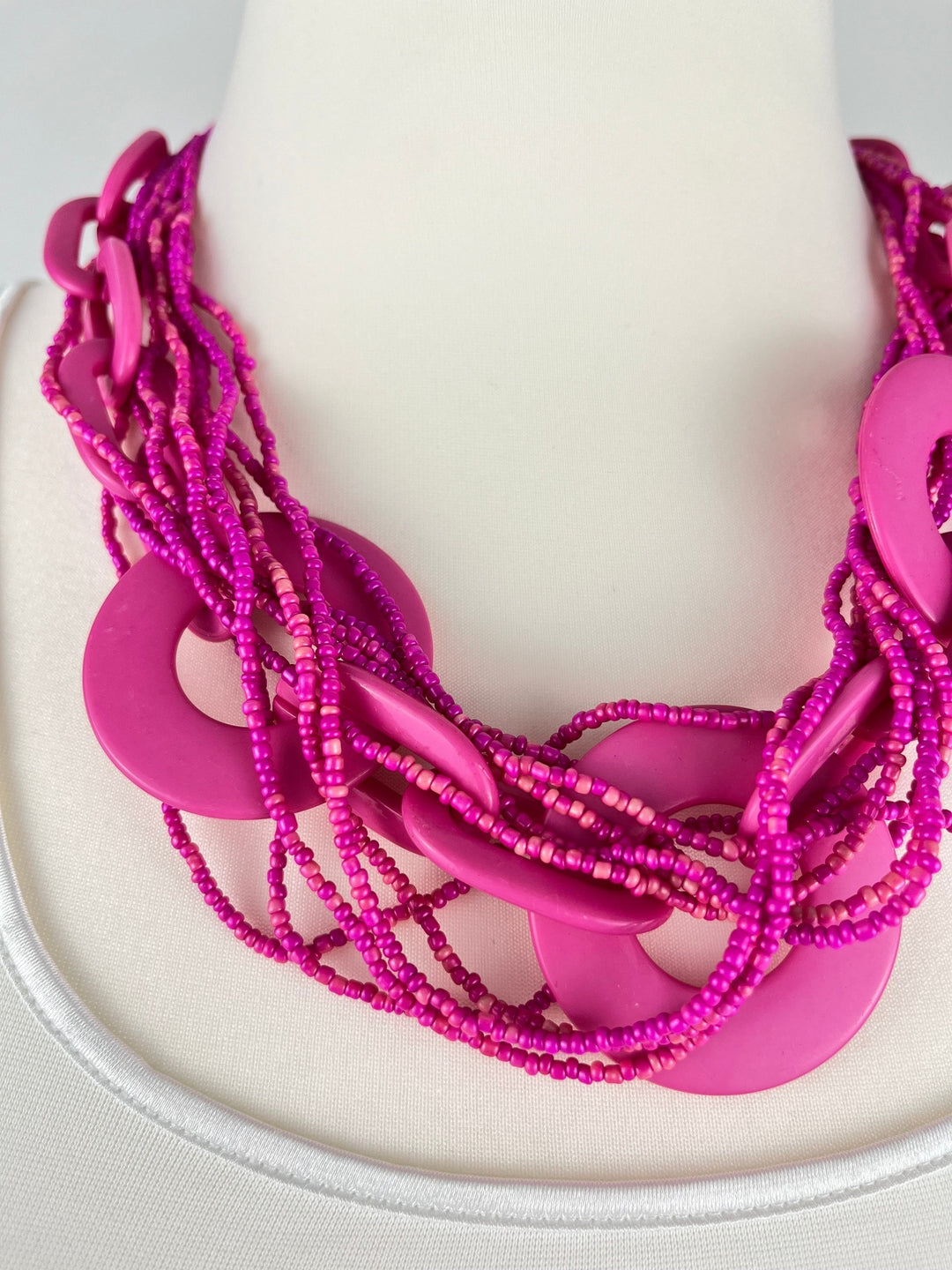 Statementcollier "Pink Dreams", pink von Bella Vita - Mode &amp; Lifestyle