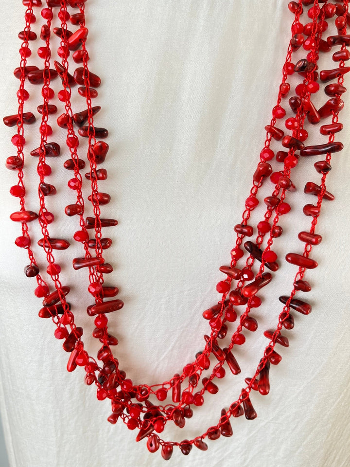 Statementkette Red Layers, rot von Bella Vita - Mode &amp; Lifestyle