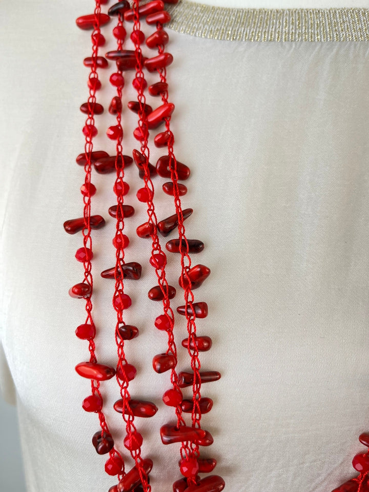 Statementkette Red Layers, rot von Bella Vita - Mode &amp; Lifestyle