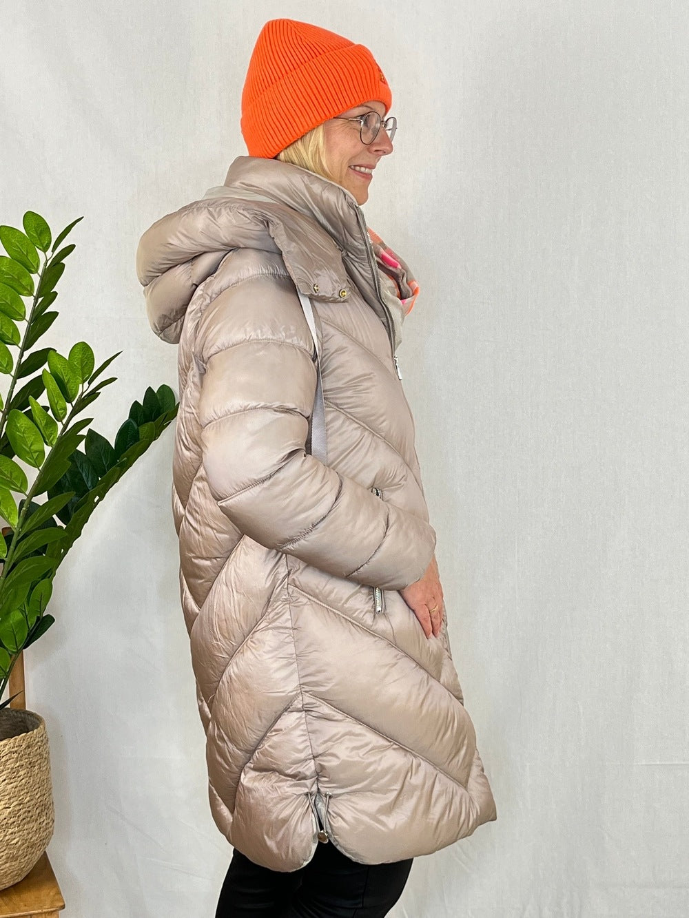 Steppmantel mit Kapuze, beige von Bella Vita - Mode &amp; Lifestyle