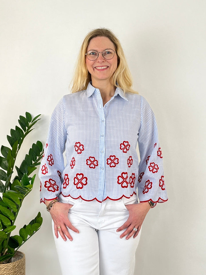 Streifenbluse mit Kontraststickerei, hellblau-rot von Bella Vita - Mode &amp; Lifestyle