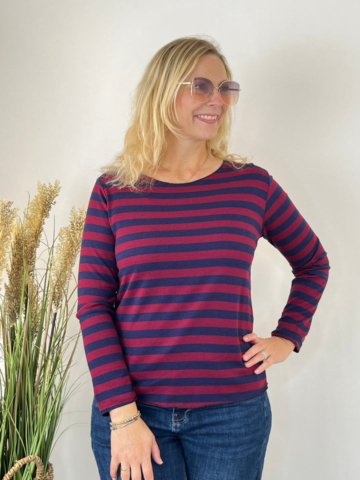 Bordeaux- und marineblauer Viskose-Woll-Streifenpullover, Frontalansicht