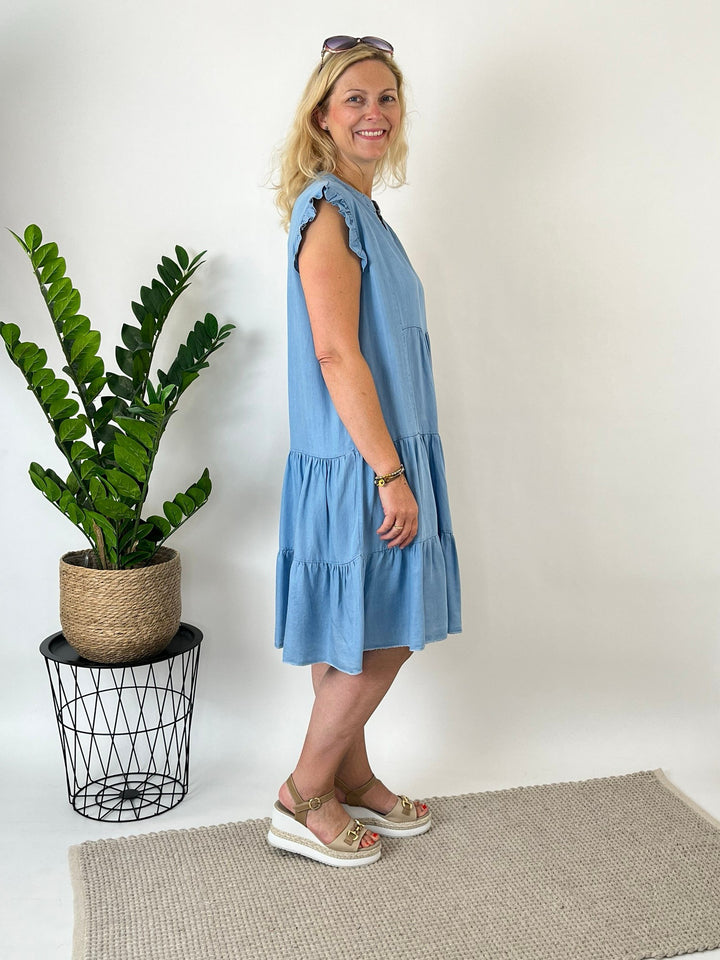 Stufenkleid mit Rüschenärmeln, blue bleached von Bella Vita - Mode &amp; Lifestyle