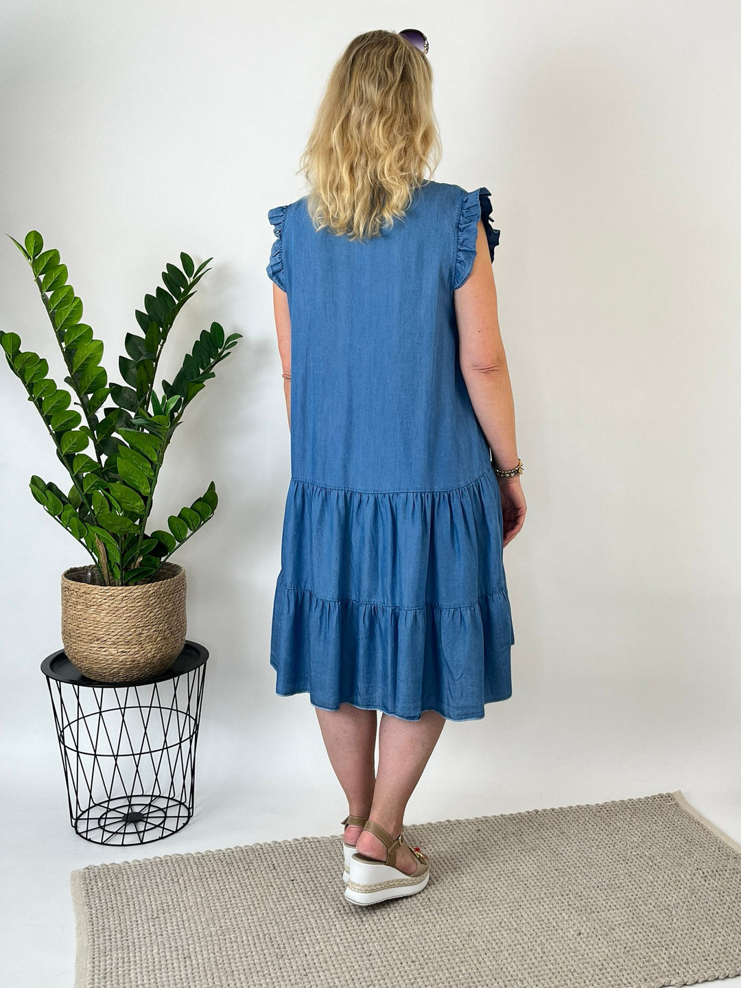 Stufenkleid mit Rüschenärmeln, blue denim von Bella Vita - Mode &amp; Lifestyle