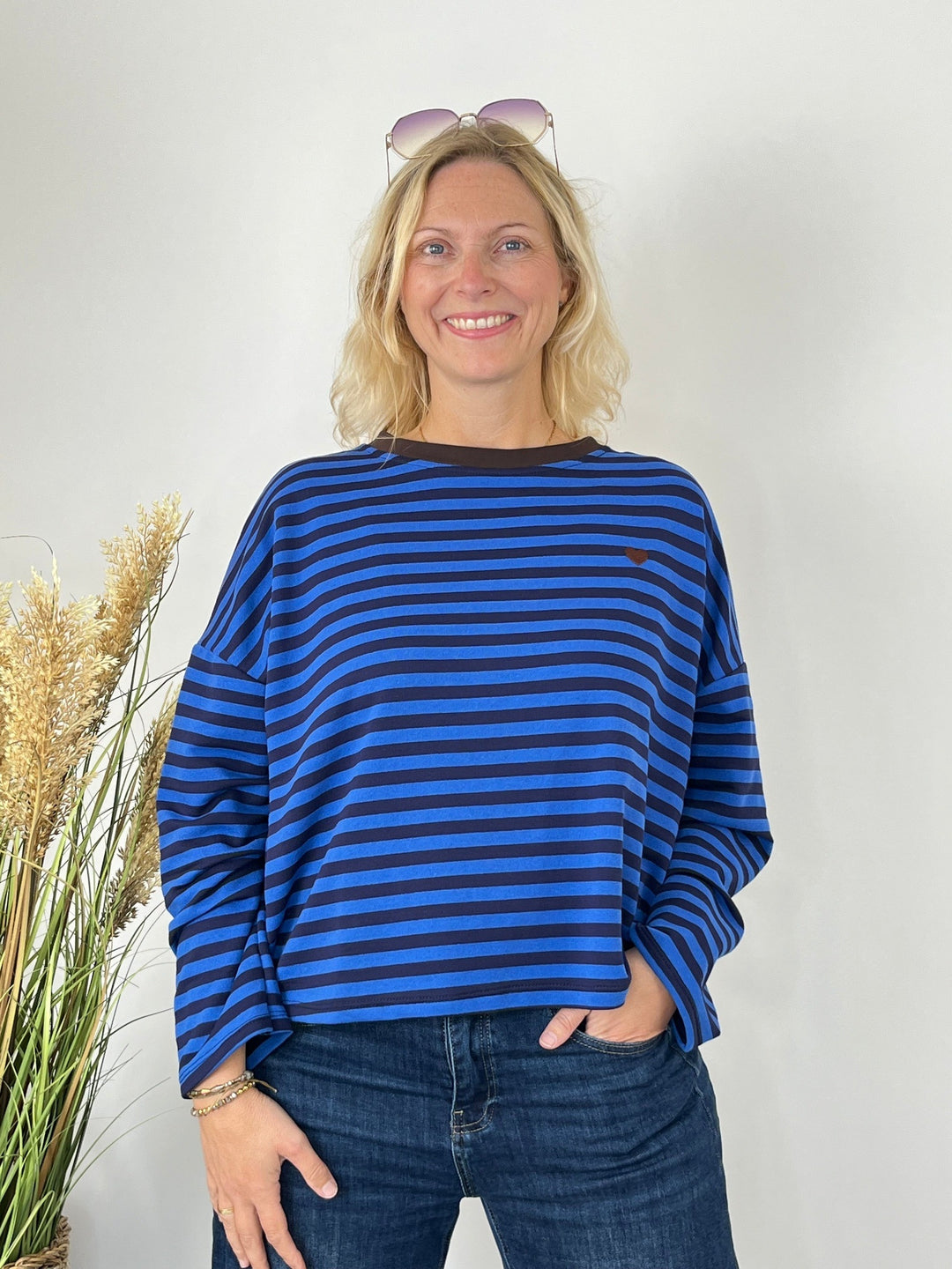 Sweater mit Streifenmuster und Herzdetail im lässigen Look