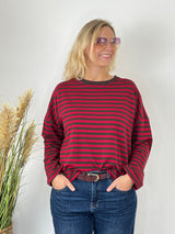 Rot-brauner Oversize-Sweater mit Streifen und Herzstickerei