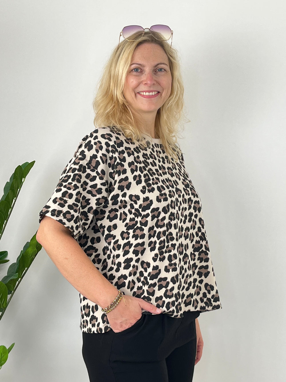 Sweatshirt Leo Kurzarm, beige-schwarz von Bella Vita - Mode & Lifestyle