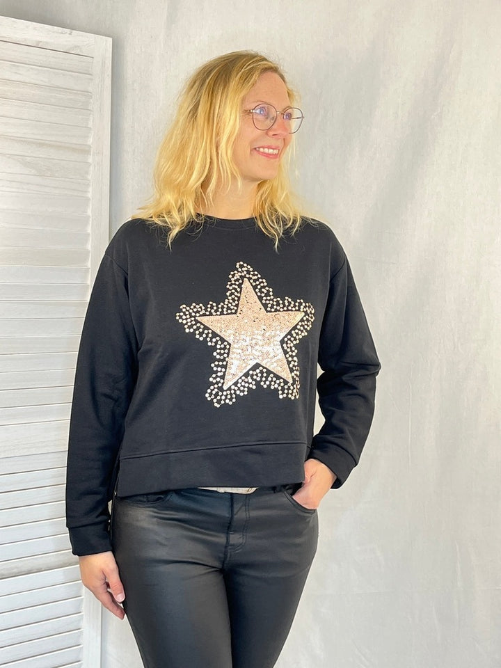 Sweatshirt mit Pailettenapplikation Stern von Bella Vita - Mode &amp; Lifestyle