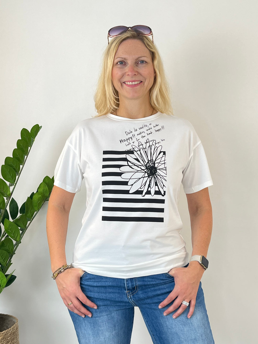 T-Shirt Blume, schwarz-weiß von Bella Vita - Mode &amp; Lifestyle