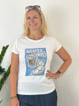 T-Shirt Coffee Club, weiß-jeansblau von Bella Vita - Mode & Lifestyle