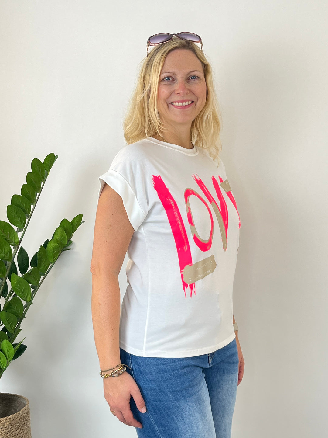 T-Shirt LOVE, neonpink von Bella Vita - Mode &amp; Lifestyle