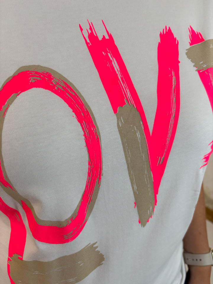 T-Shirt LOVE, neonpink von Bella Vita - Mode &amp; Lifestyle