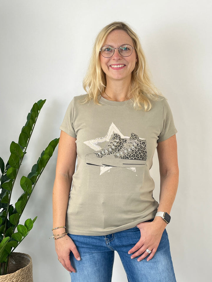 T-Shirt Sneaker von Bella Vita - Mode &amp; Lifestyle