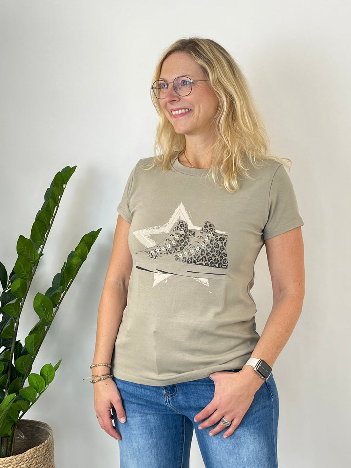 T-Shirt Sneaker von Bella Vita - Mode &amp; Lifestyle