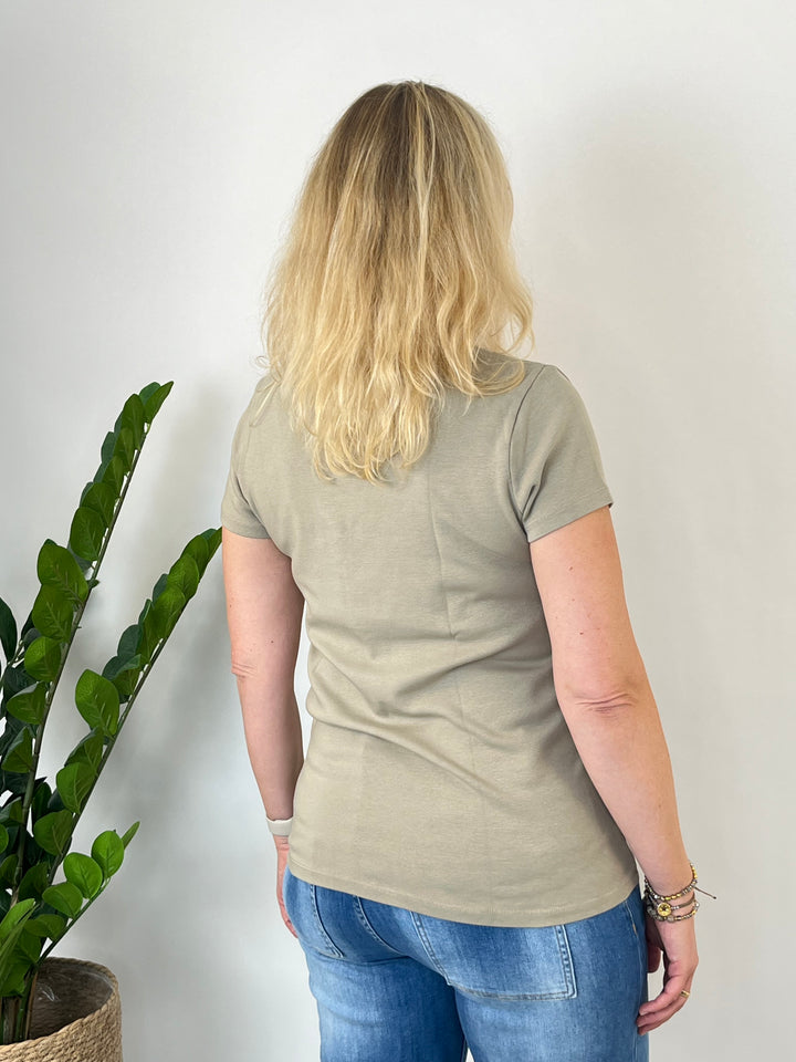 T-Shirt Sneaker von Bella Vita - Mode &amp; Lifestyle