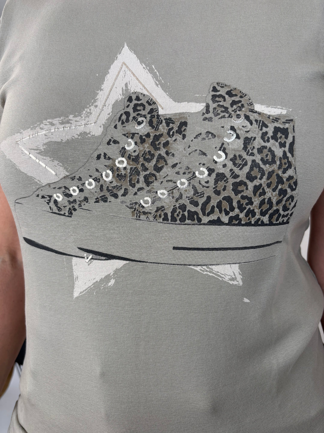 T-Shirt Sneaker von Bella Vita - Mode &amp; Lifestyle