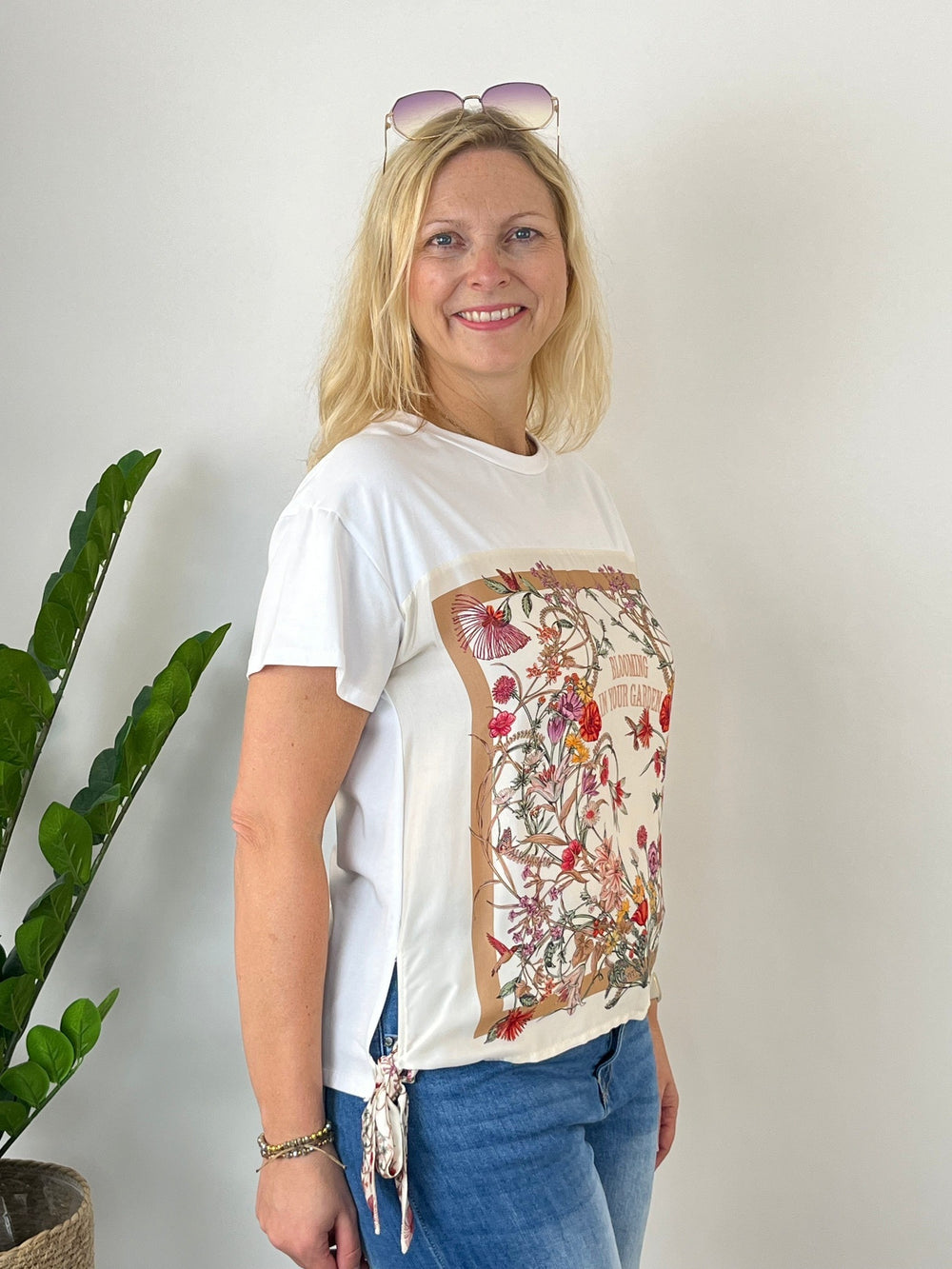 T-Shirt mit Tücherdruck "Blooming", beige von Bella Vita - Mode & Lifestyle