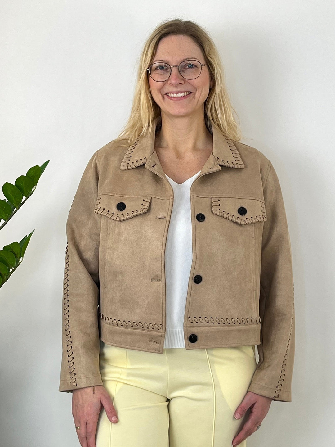 Velours-Jacke mit Flecht-Details, beige von Bella Vita - Mode &amp; Lifestyle