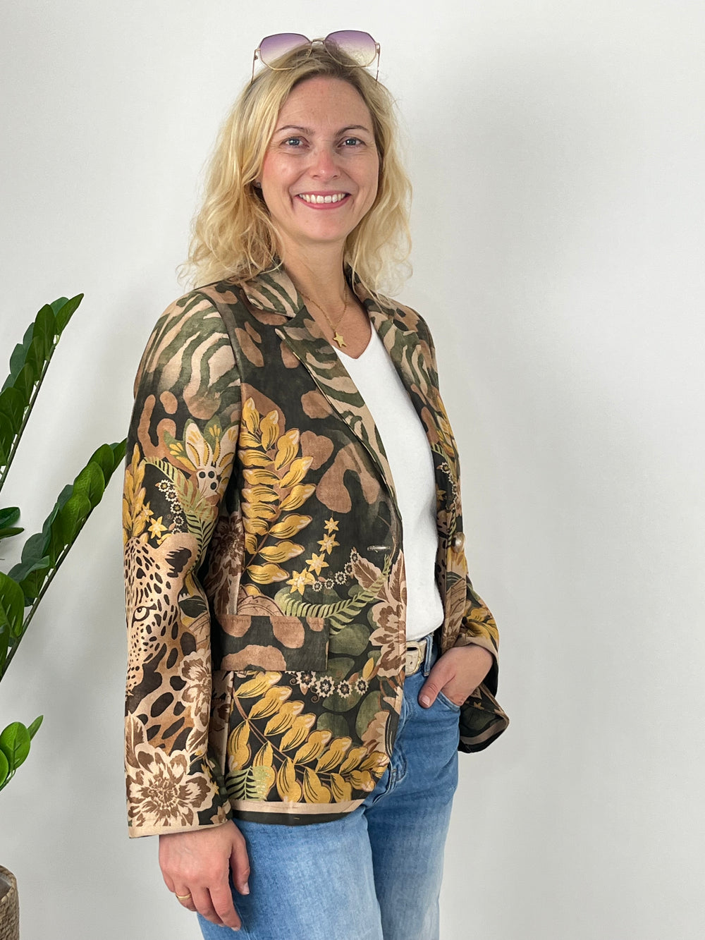 Velourslederimitat-Blazer im Alloverdruck, khaki von Bella Vita - Mode & Lifestyle