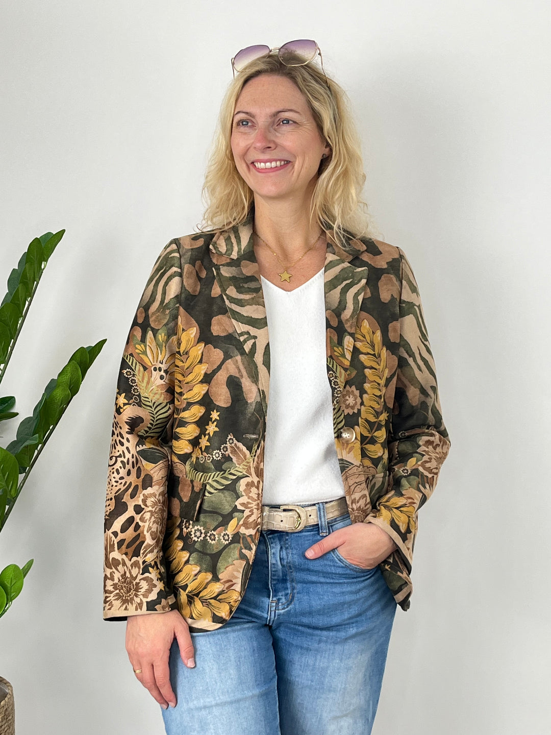 Velourslederimitat-Blazer im Alloverdruck, khaki von Bella Vita - Mode & Lifestyle