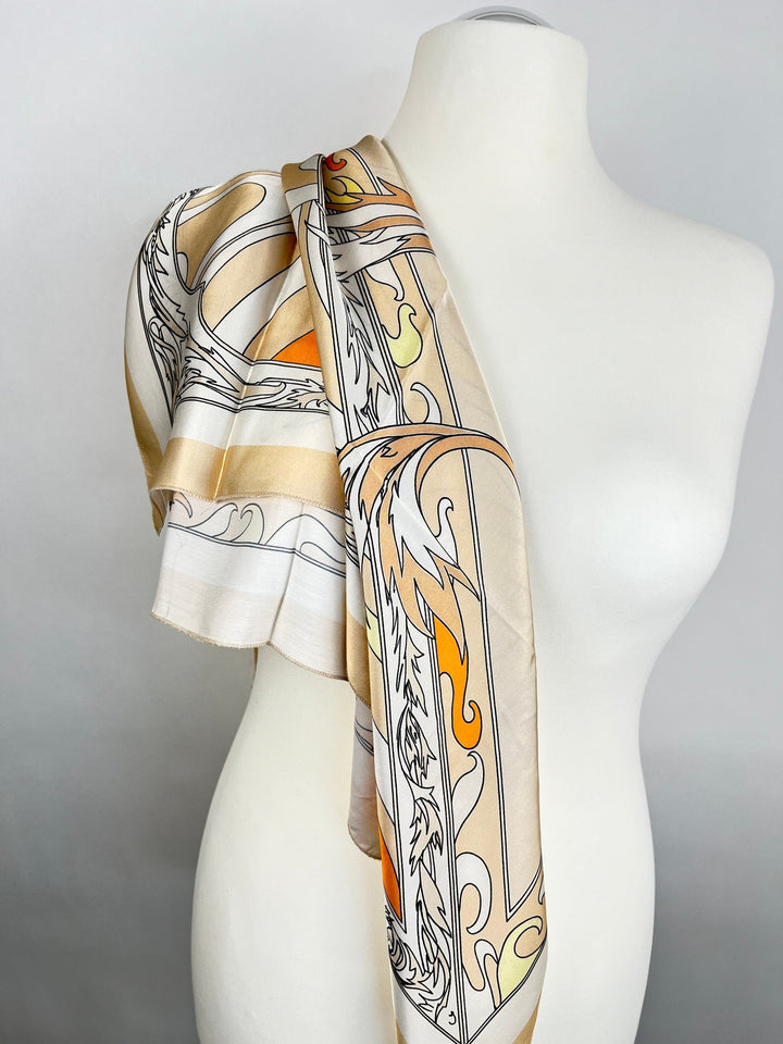 Quadratisches Tuch mit Retro-Print als Schulteraccessoire in Beige Schwarz