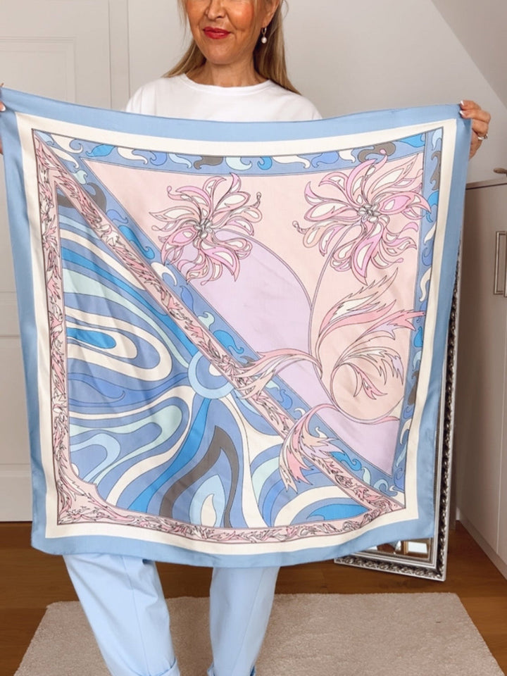 Vierecktuch mit Seide im Retro-Print, blau von Bella Vita - Mode &amp; Lifestyle