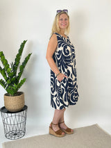 Viskosekleid mit abstraktem Print, marine von Bella Vita - Mode & Lifestyle