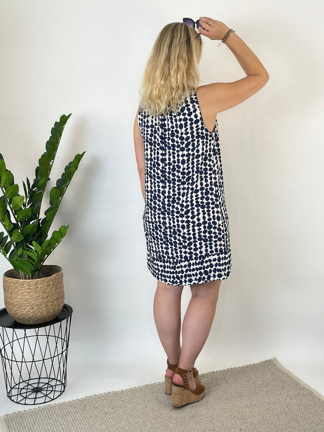 Viskosekleid mit grafischem Druck, marine von Bella Vita - Mode &amp; Lifestyle