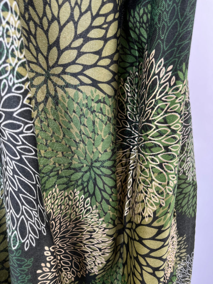 Viskoseschal Flower Art, grün von Bella Vita - Mode &amp; Lifestyle