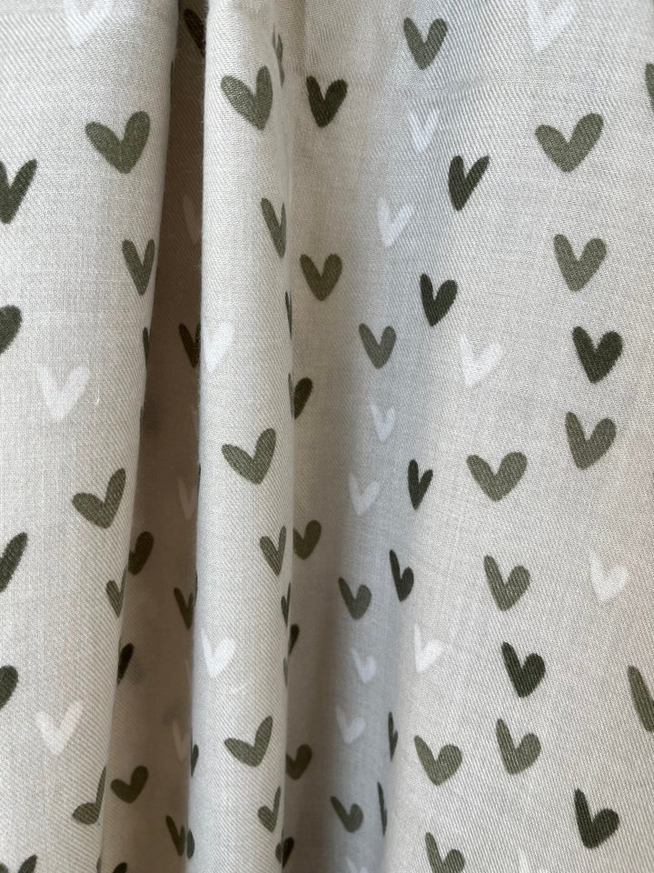 Viskoseschal Hearts, khaki von Bella Vita - Mode &amp; Lifestyle