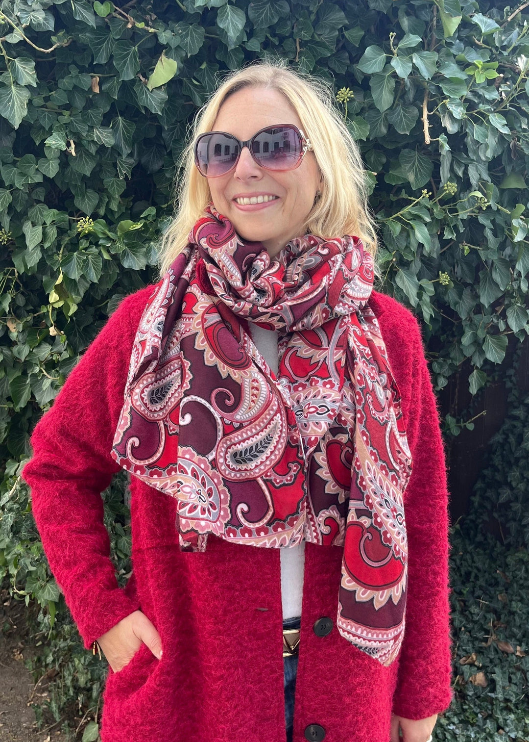 Viskoseschal Paisley, rot von Bella Vita - Mode &amp; Lifestyle
