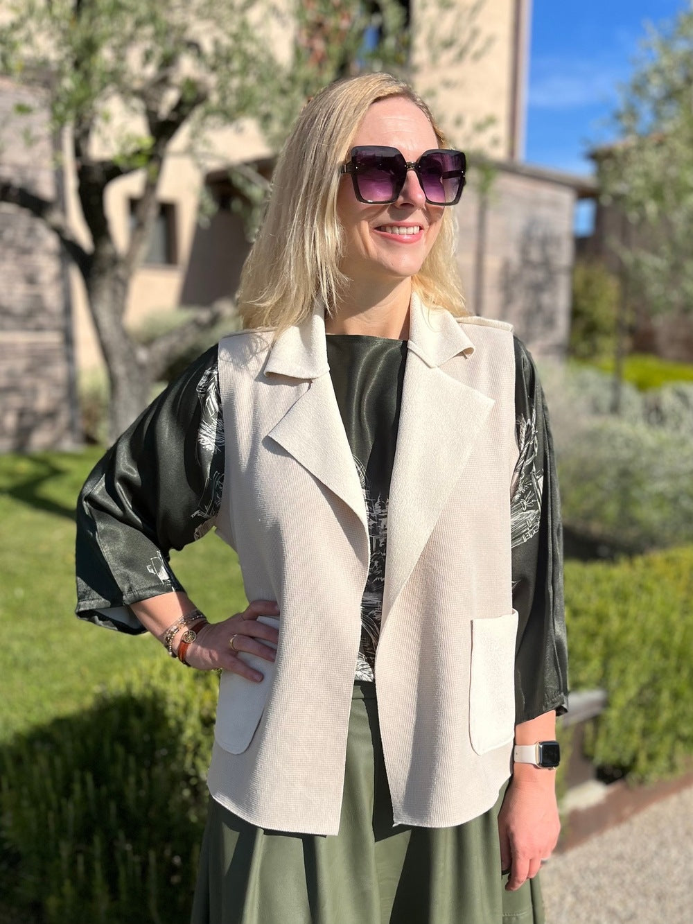 Weste in Waffeloptik, beige von Bella Vita - Mode & Lifestyle