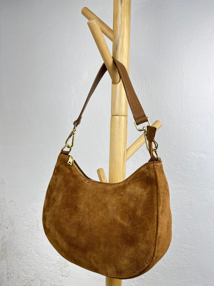 Wildledertasche Half-Moon, cognac von Bella Vita - Mode &amp; Lifestyle