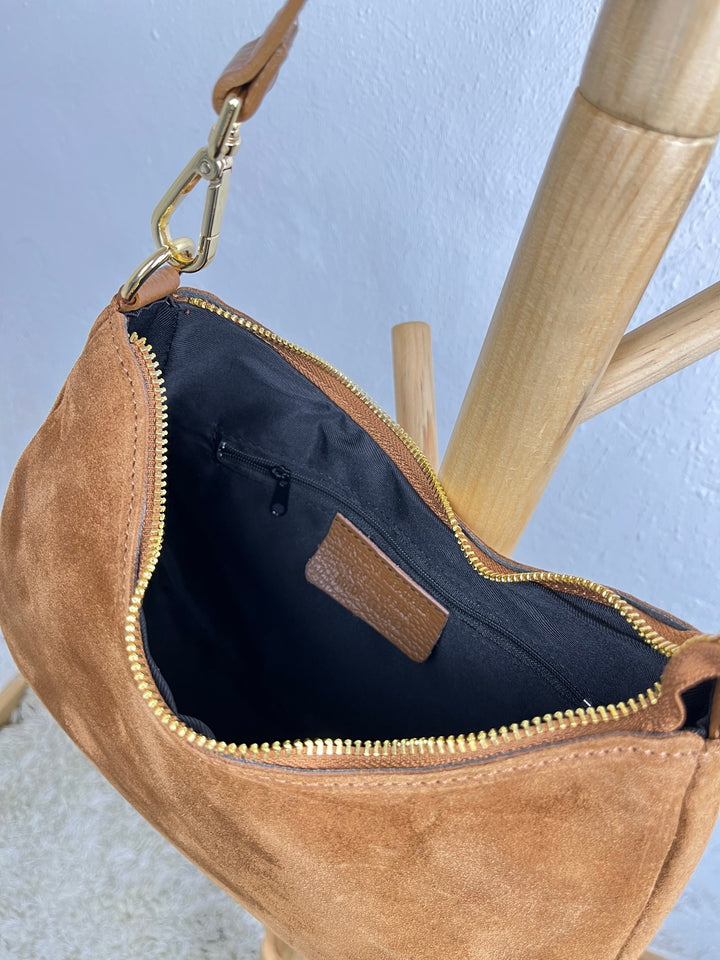 Wildledertasche Half-Moon, cognac von Bella Vita - Mode &amp; Lifestyle