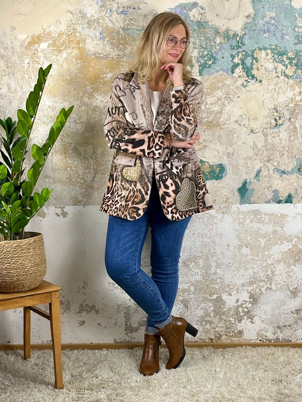 Velourslederimitat-Blazer im Alloverdruck, beige