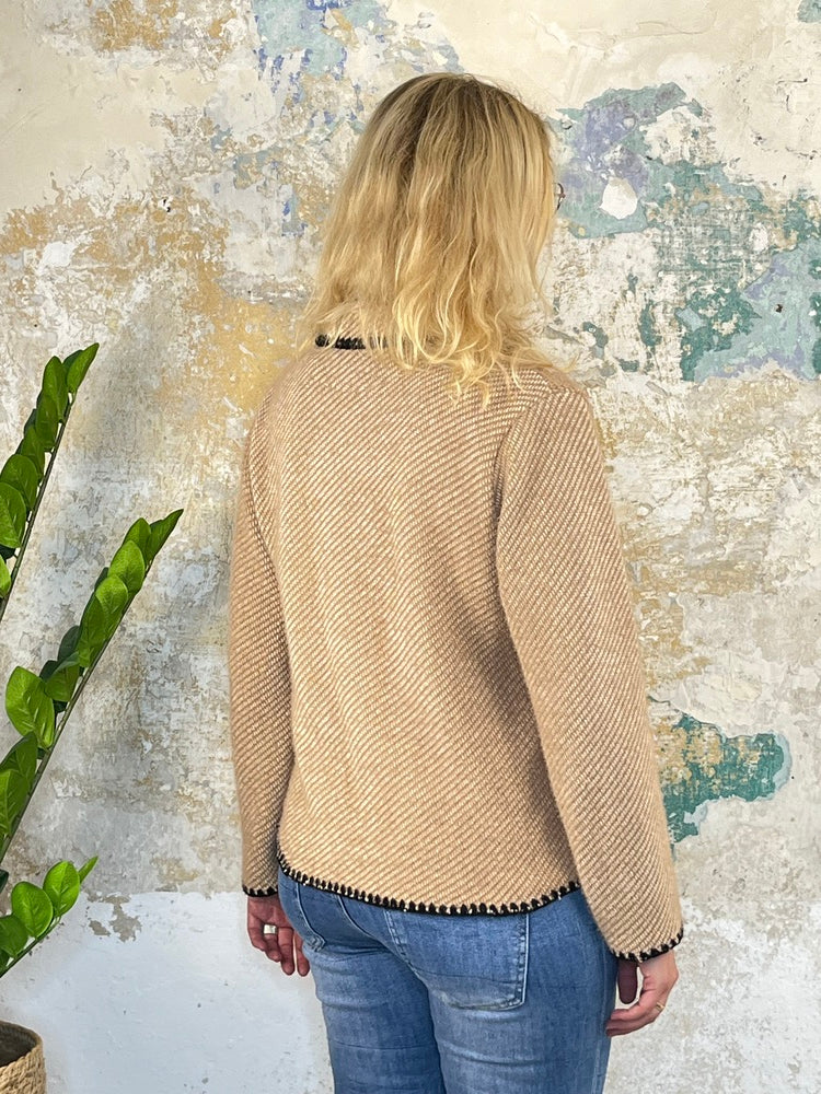 Blazer mit Kontrastnähten, ecru und cognac