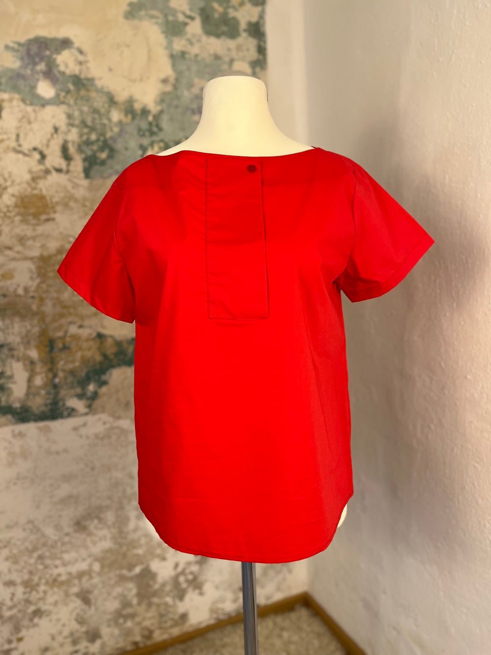 Kurzarm-Bluse mit Zierblende vorne