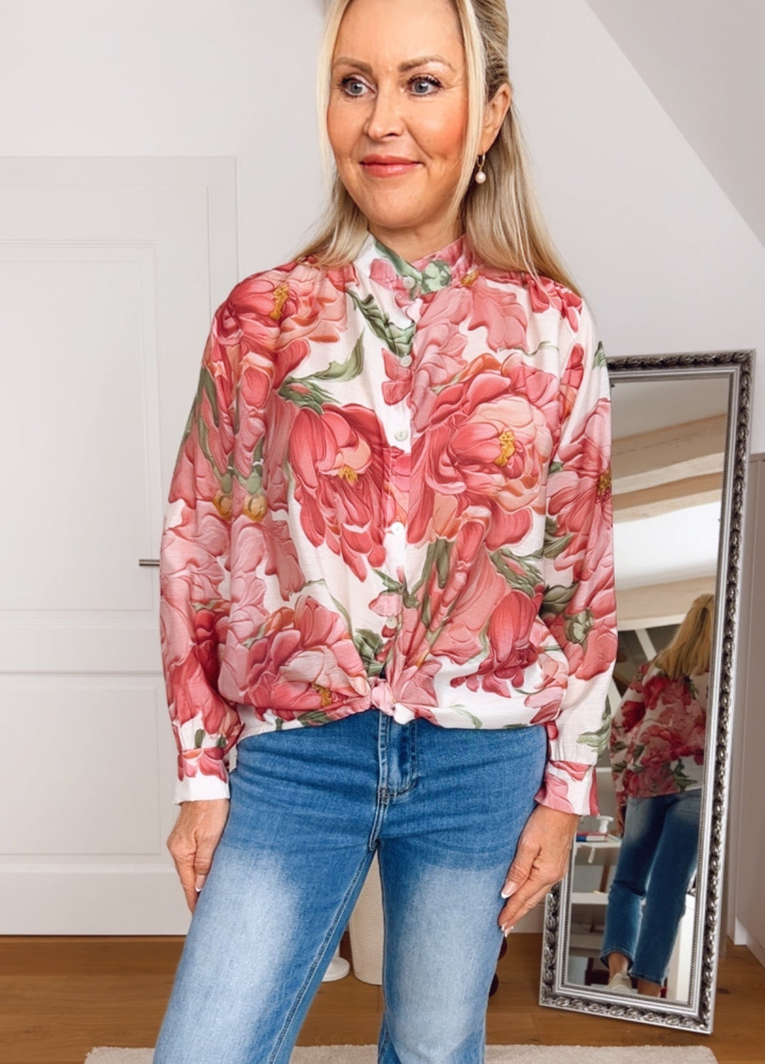 Druckbluse mit Stehkragen, floral von Bella Vita - Mode & Lifestyle